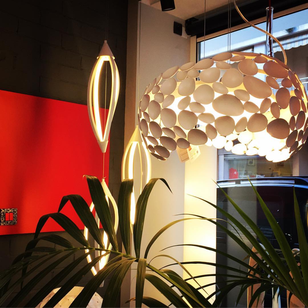 Lámpara de techo moderna LED Narisa (30W). Schuller 