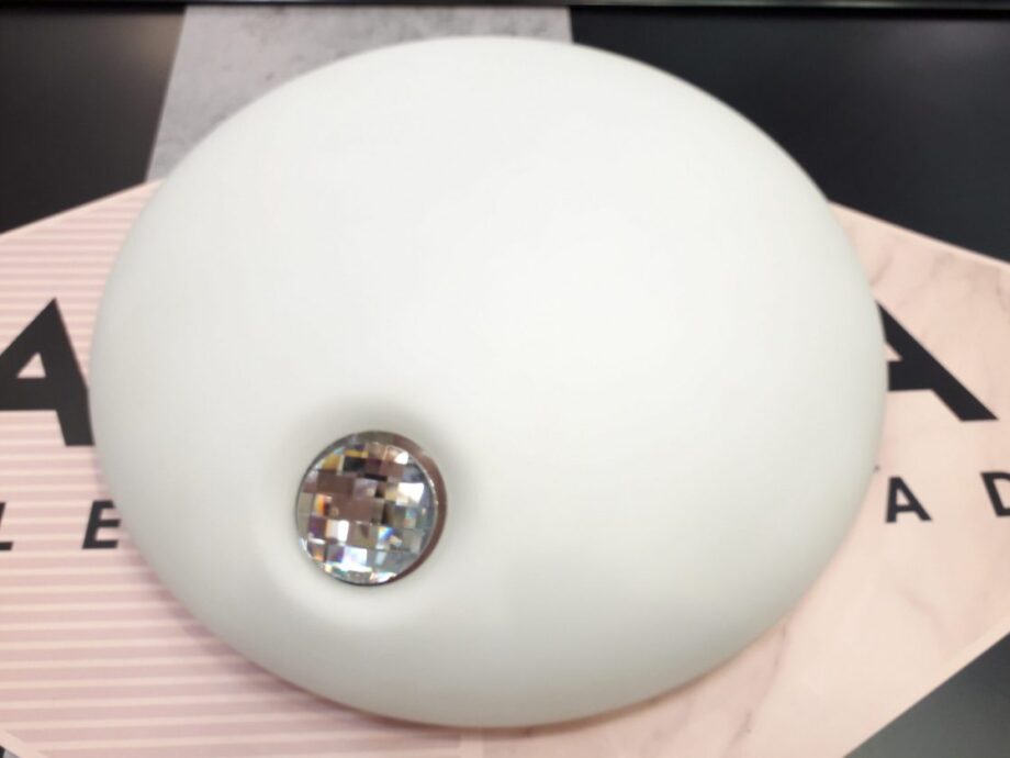 Plafón redondo de cristal blanco mate con detalle cristal Swarovski con dos portalámparas E27