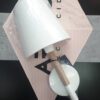 aplique-mesita-pared-madera-scandi-blanco-con-interruptor-anperbar-electricidad-aranda-