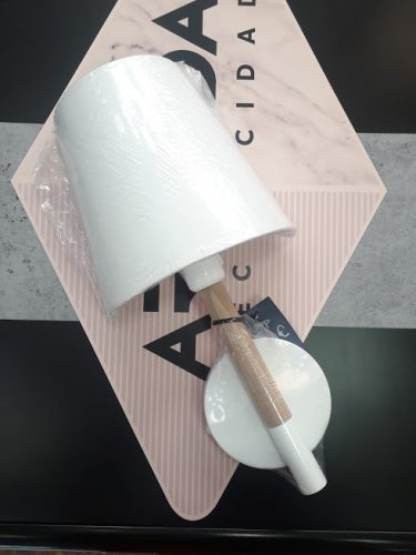aplique-mesita-pared-madera-scandi-blanco-con-interruptor-anperbar-electricidad-aranda-