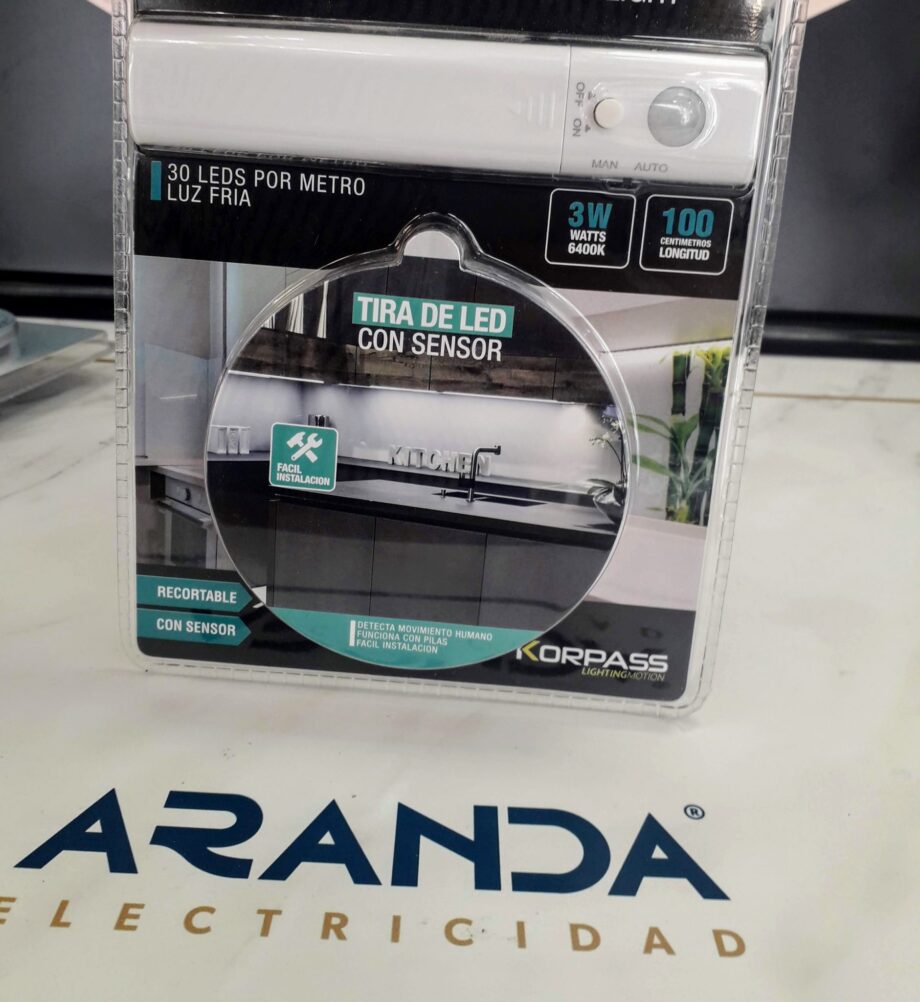 Kit de luz nocturna 1m Led 6400k a pilas luz blanca y sensor presencia 25819 Matel Alfadyser. DISPONIBLE EN TIENDA