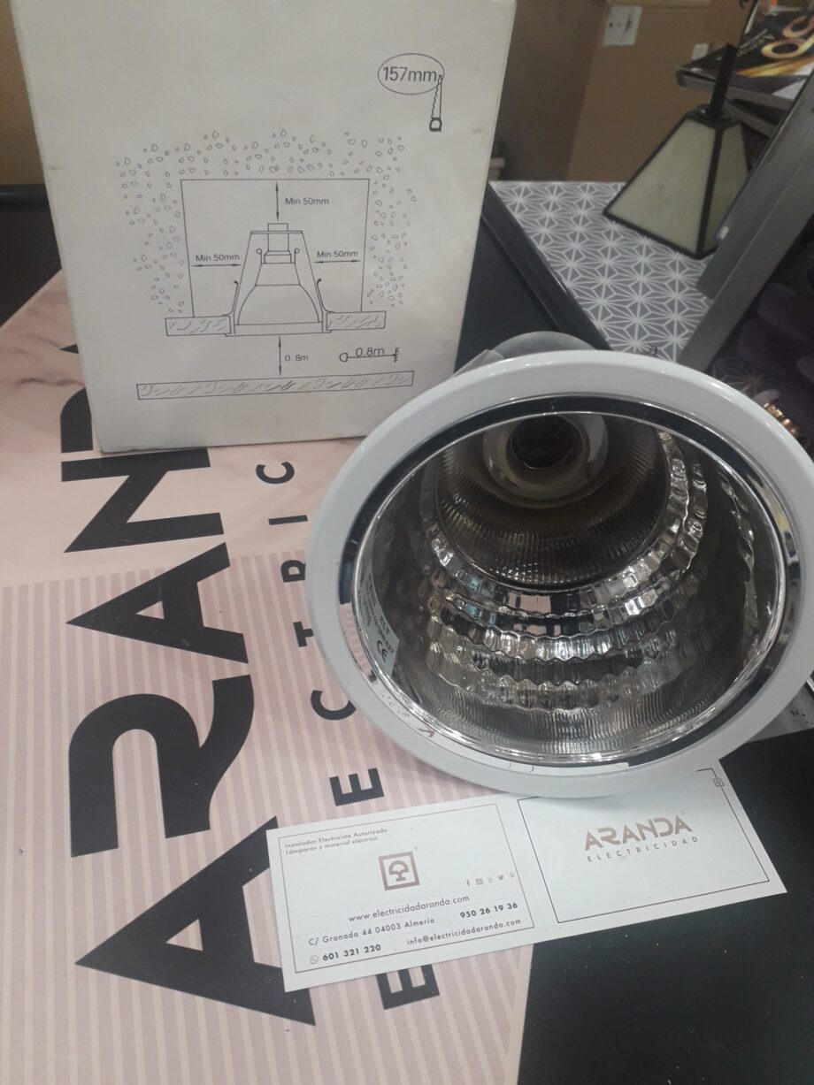 Downlight empotrar blanco forma cono interior plata para bombilla E27, Fx-500 Miño. STOCK DISPONIBLE EN TIENDA
