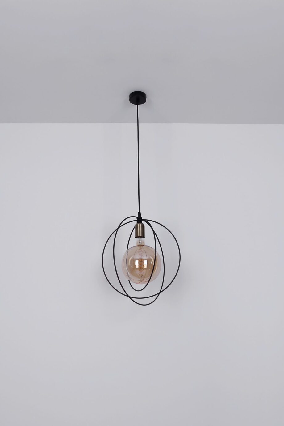 Colgante aros SARINI Negro y dorado E27 54003H Globo Lighting 42cm diámetro. STOCK DISPONIBLE EN TIENDA