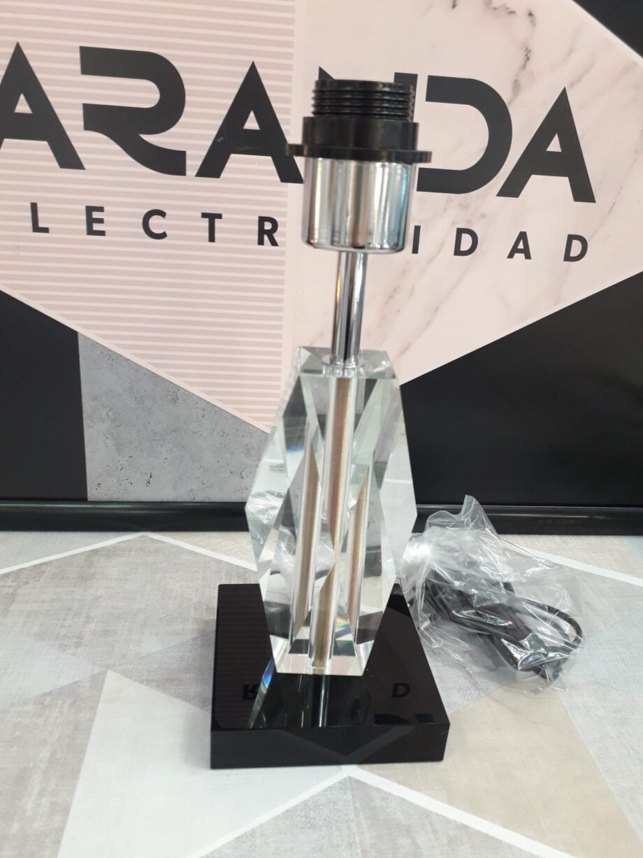 Pie de lámpara sobremesa marmol con cromo y cristal k9 tallado E27 Incolamp 10-18, sin pantalla. DISPONIBLE EN TIENDA