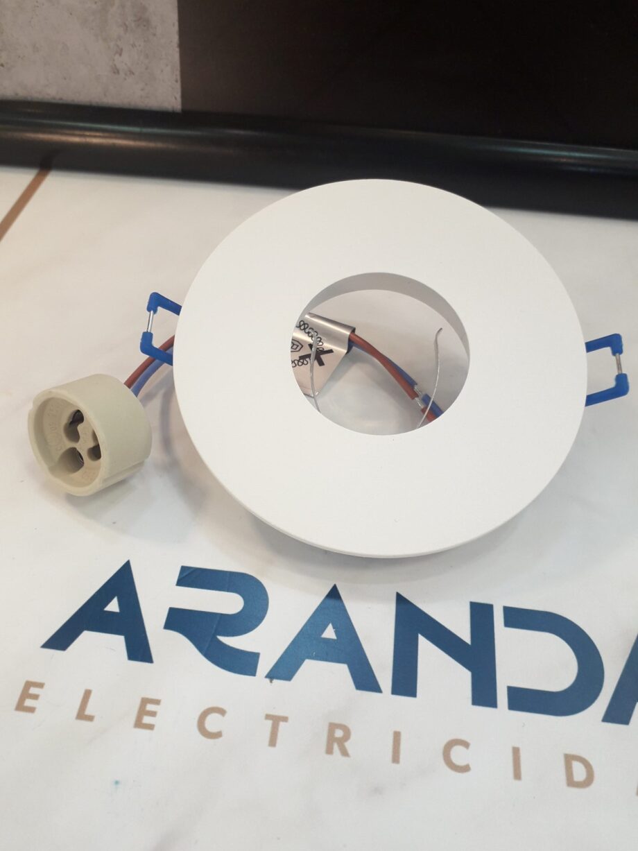 Aro empotrable redondo blanco texturado para bombilla gu10 Incolamp 549-B. DISPONIBLE EN TIENDA