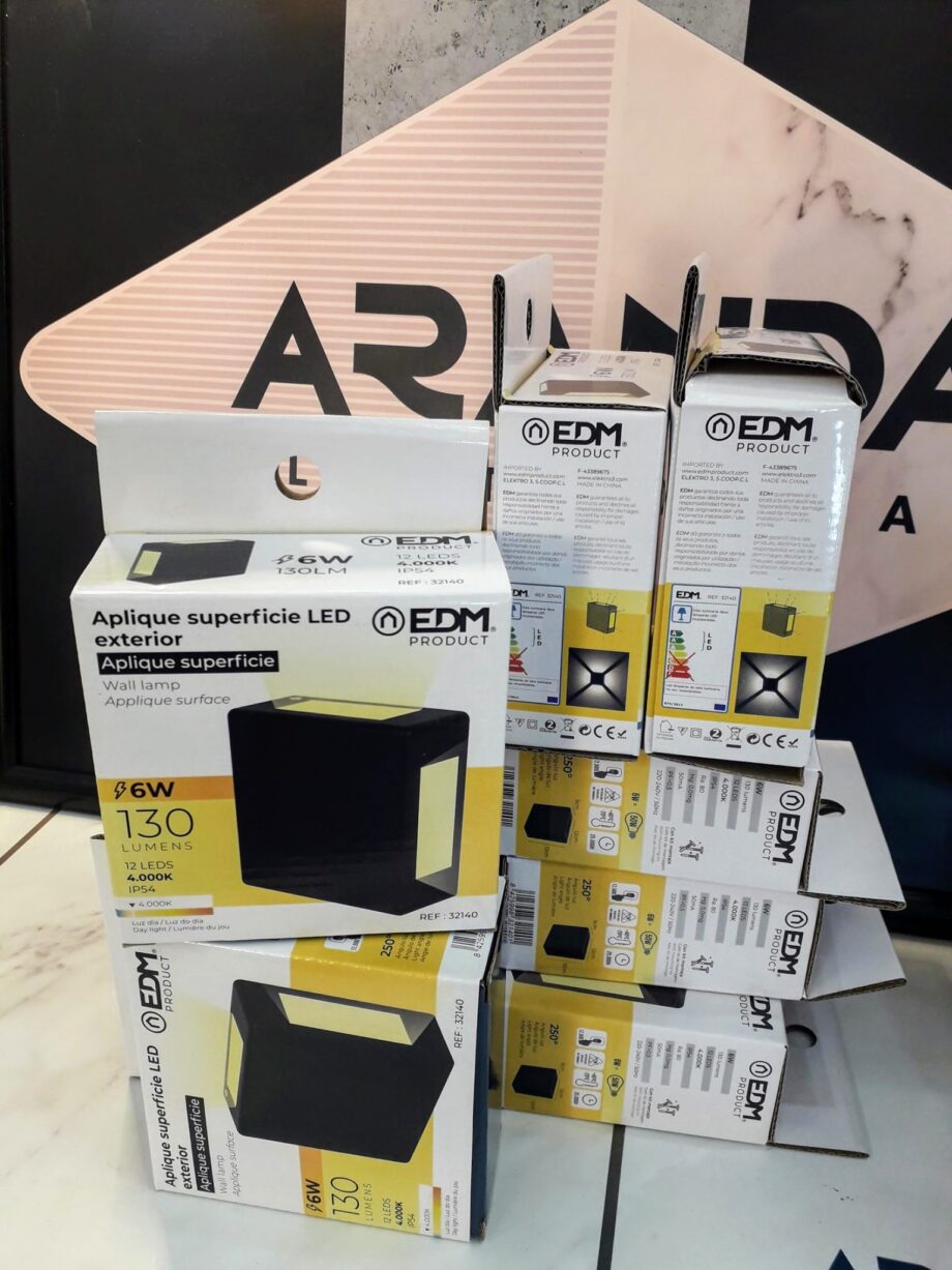 Aplique Led negro 6W 4k efecto luz 4 proyecciones 32140 EDM. STOCK DISPONIBLE EN TIENDA