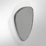 Espejo con marco ORIO triangular en Pan de Plata Schuller