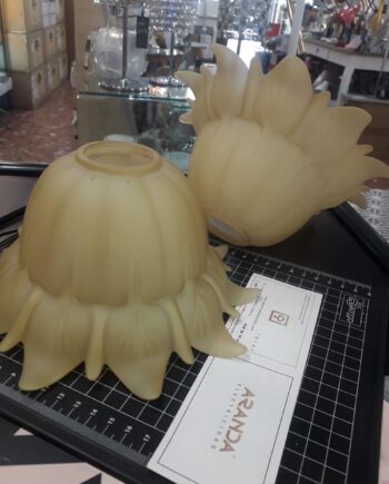 Tulipa de cristal similar alabastro oscuro, redondo curvado picos mini 20 cm diámetro para E27. STOCK DISPONIBLE EN TIENDA