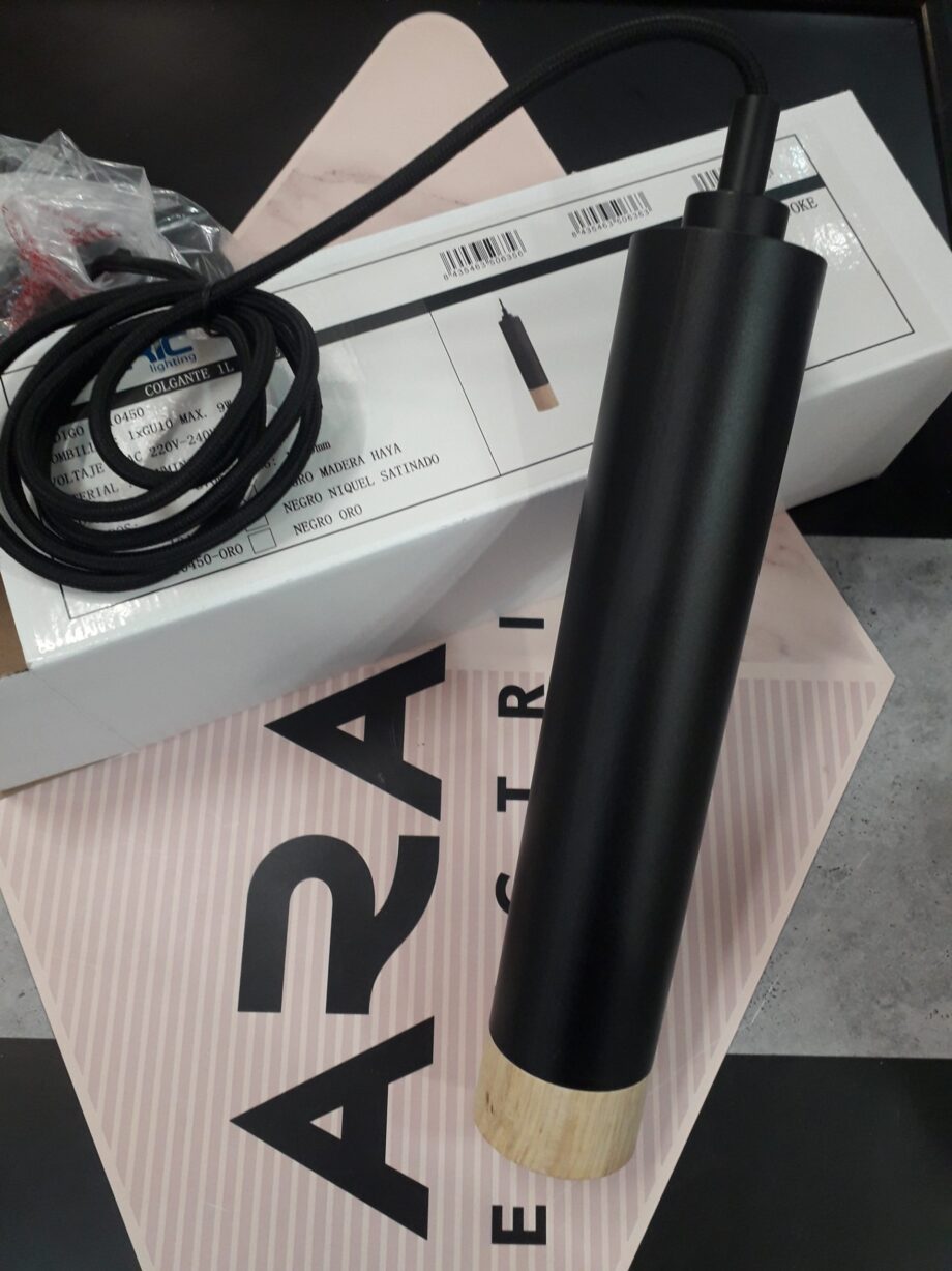 STOKE: Colgante cilindro individual negro con madera Haya para bombilla gu10 Led,  10450 Jueric.