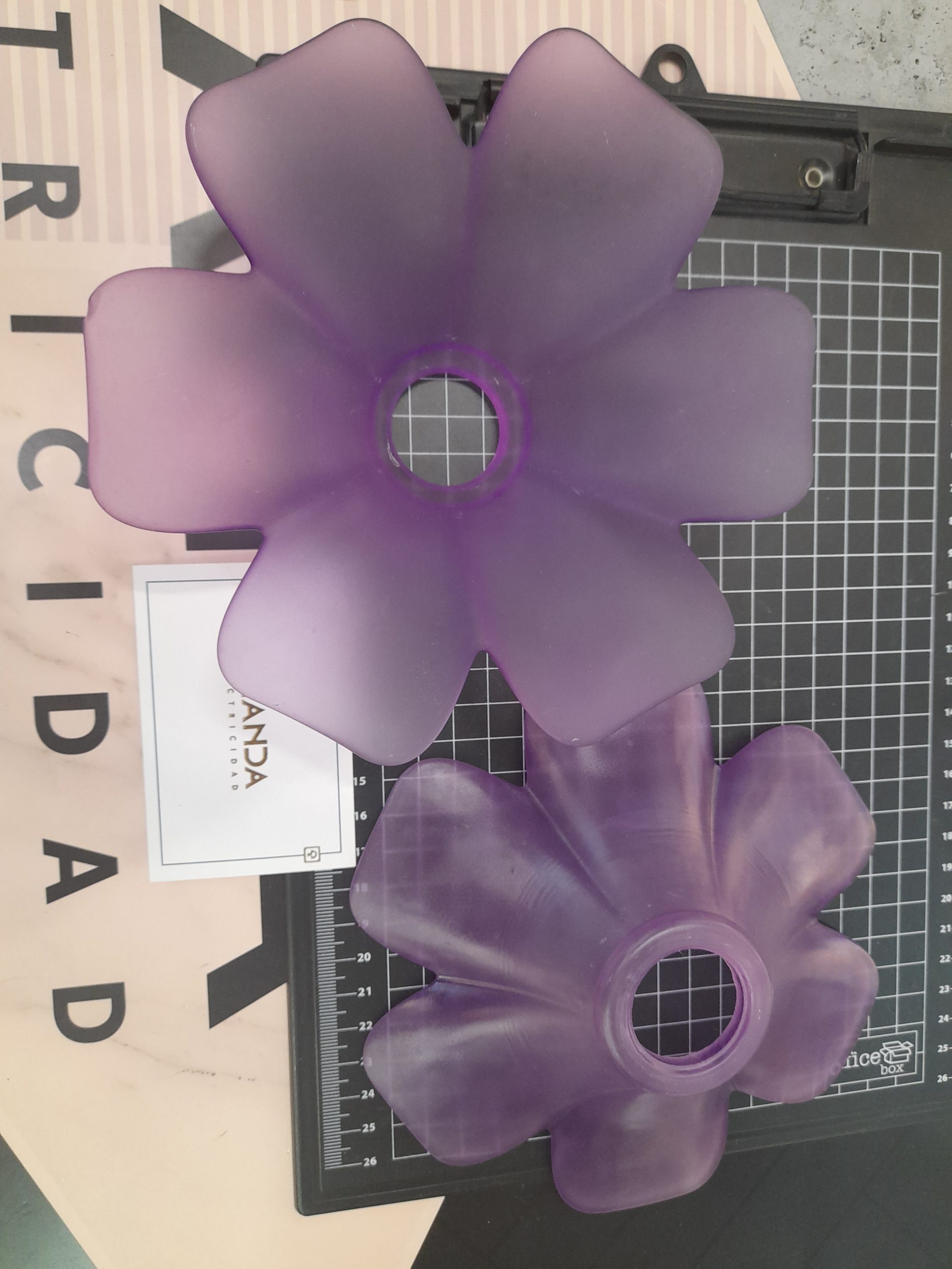 Tulipa cristal plana 6 picos redondeados morada de 17cm, para E14 Fordecor. STOCK DISPONIBLE EN TIENDA