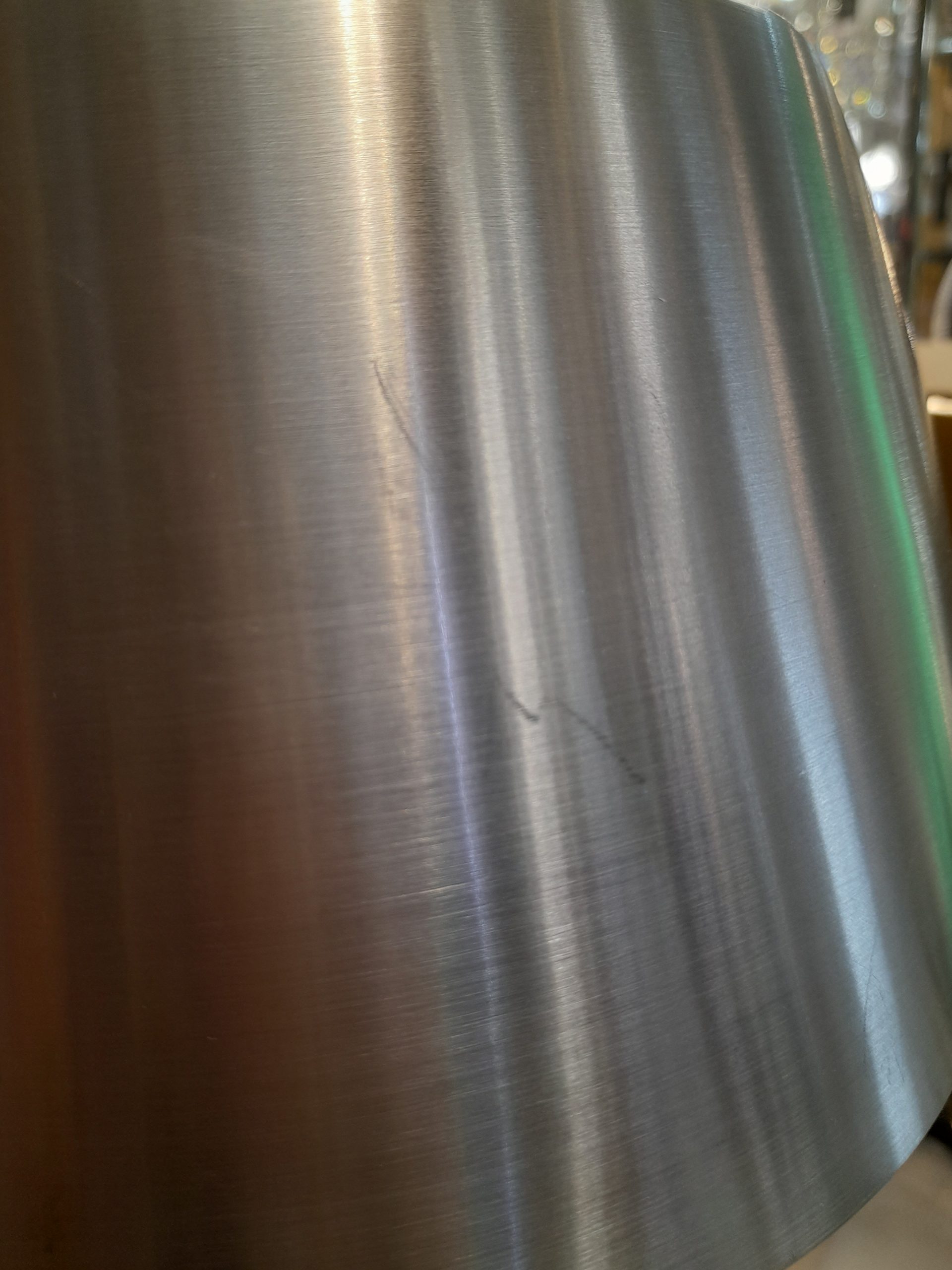 UFO: Sobremesa níquel pulido con portalámparas en E27 y pantalla metálica 10058 Alemar