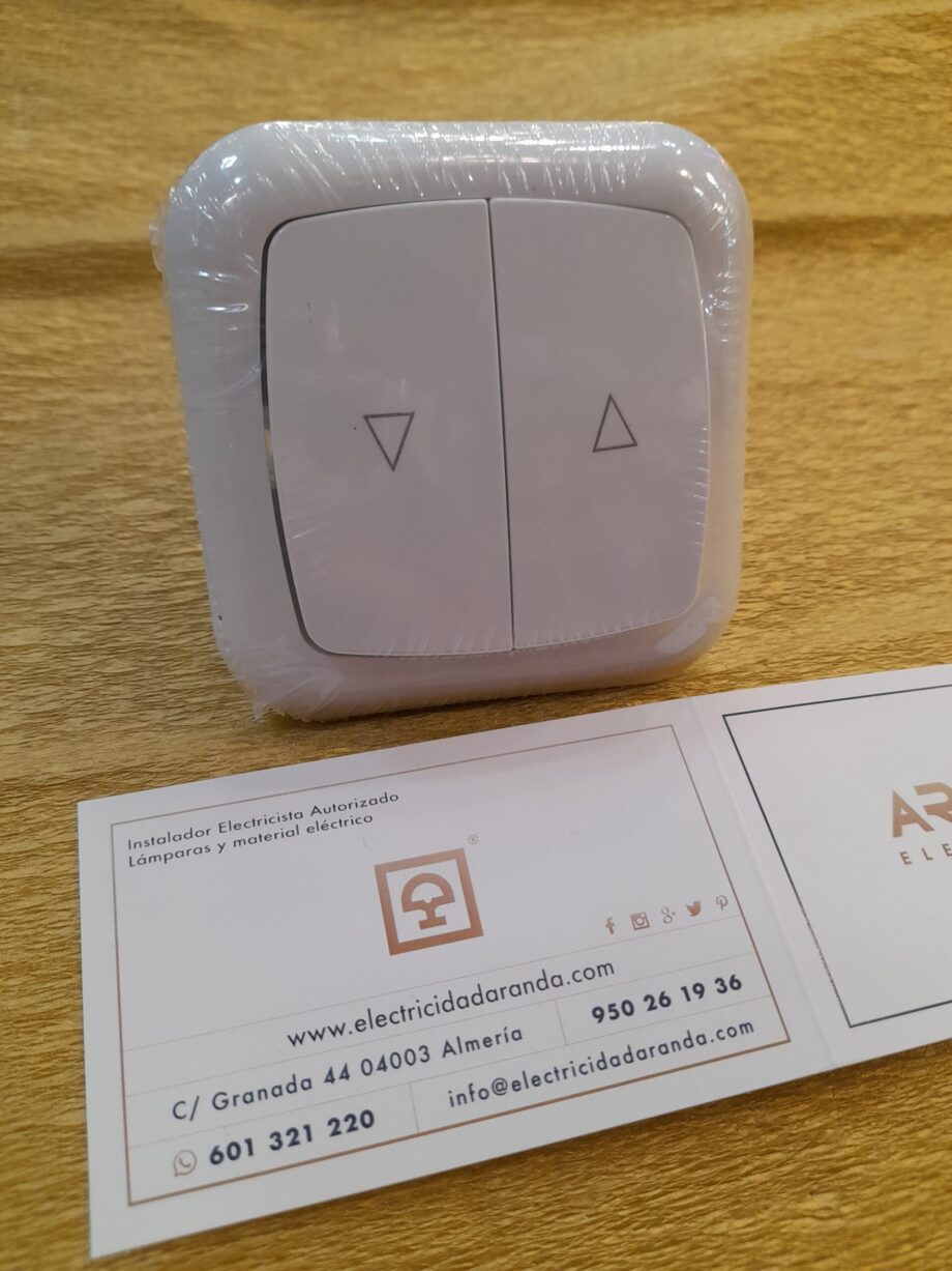 Doble pulsador para persianas,  para empotrar blanco 36.530/PE Electro DH, con marco incluido. DISPONIBLE EN TIENDA