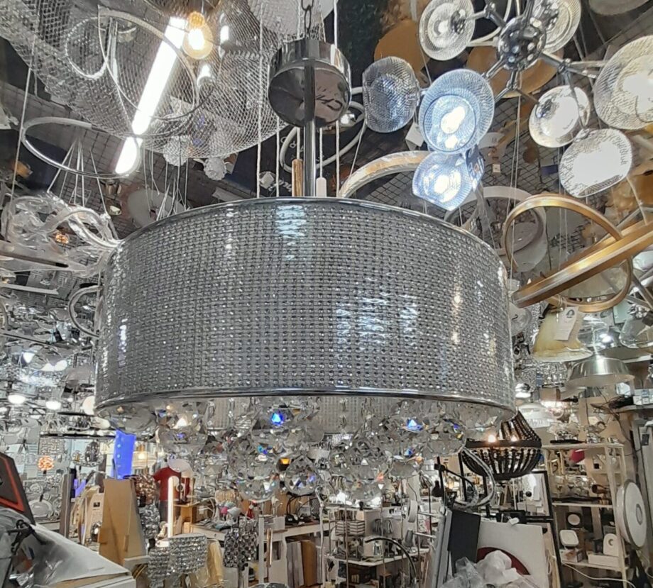 Lámpara cromo de pantalla plata y cristales Silvioss