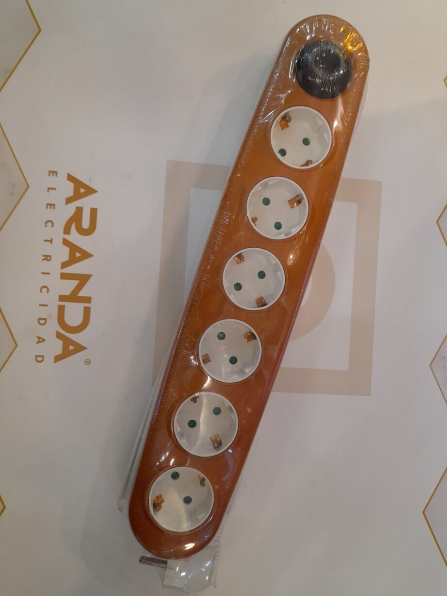 Multibase decorativa madera TT 6 mas interruptor con 1,4 mts cable 3 x1.5mm  Hepoluz. STOCK DISPONIBLE EN TIENDA