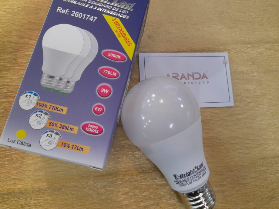 Bombilla standard, Led 9w con cambio 3 intensidades 100-50-10% luz cálida 3k en E27,  2601747 F Bright. STOCK EN TIENDA