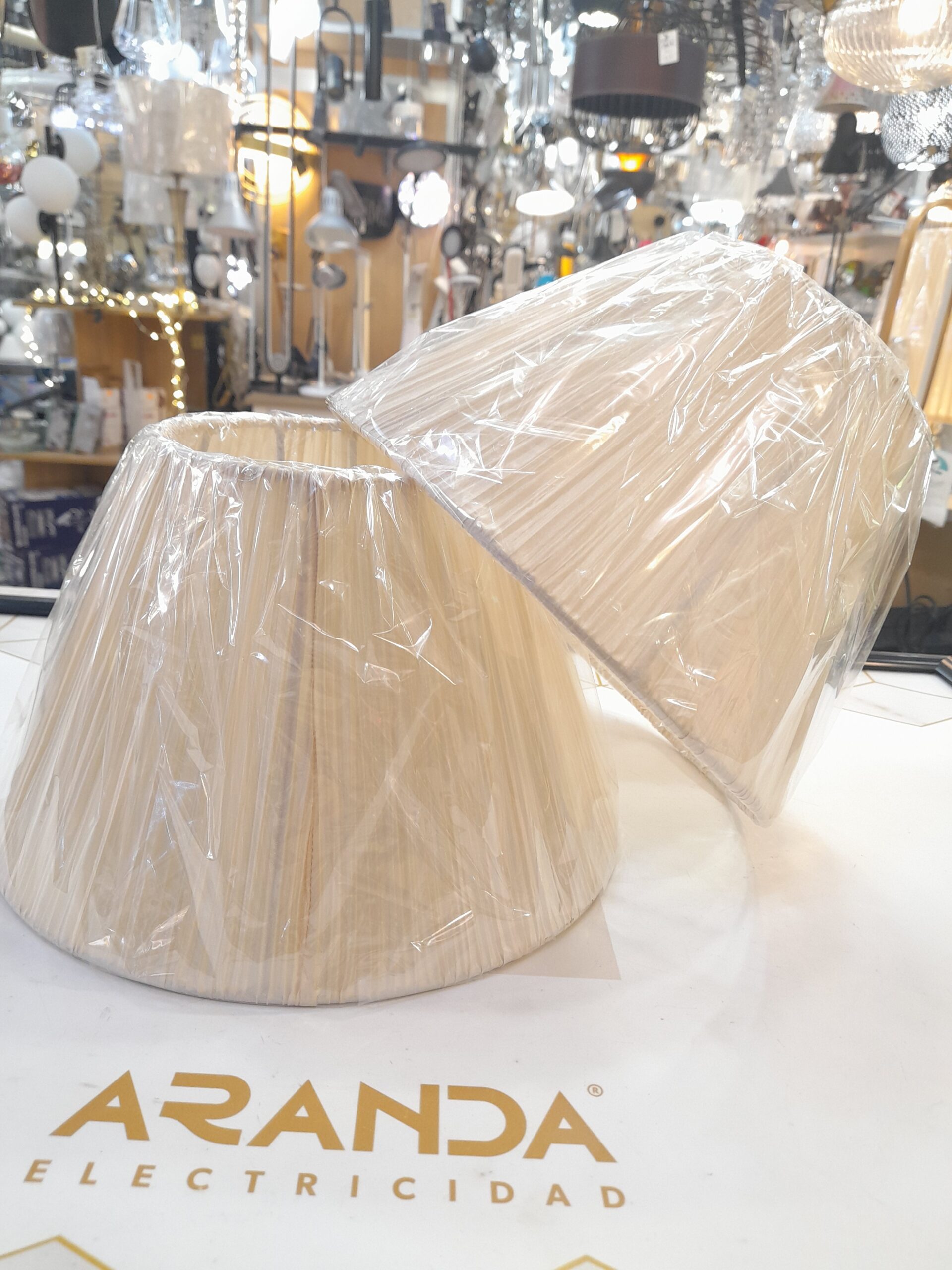 Pantalla para E27, Medida 25cm, Seda plisada beige empire XP013 Ajp. STOCK EN TIENDA