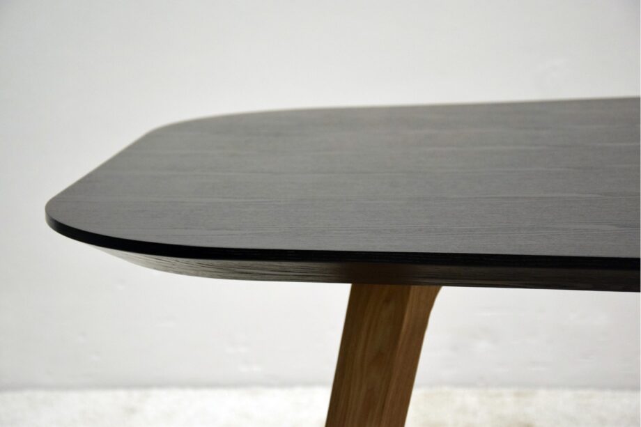 Mesa de comedor rectangular Fresno negro 220 x 110cm , 34AC733N Vp Interiorismo. Ultimas unidades