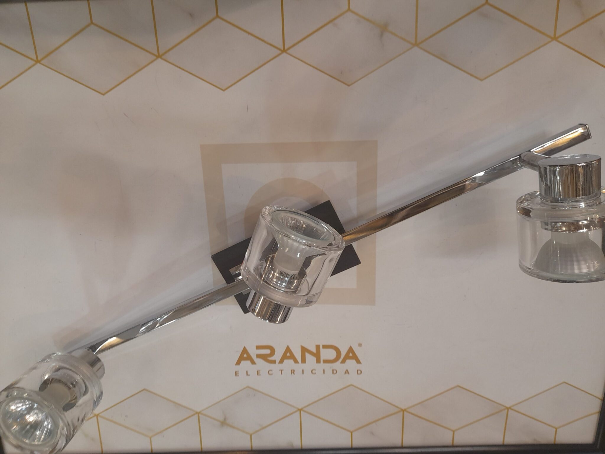 HALLEIN: Regleta de 3 focos cromo con wengué para bombilla Gu10, R219/3 MIÑO. STOCK DISPONIBLE EN TIENDA