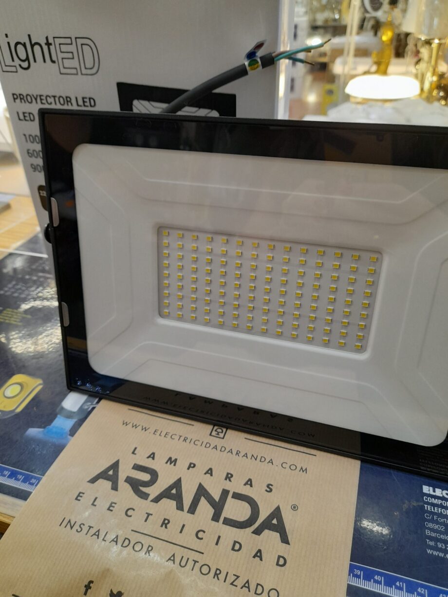 Proyector LED FloodLight Negro ALGSA 100W Luz Fría 6k.  67186 ALG SA. STOCK DISPONIBLE EN TIENDA