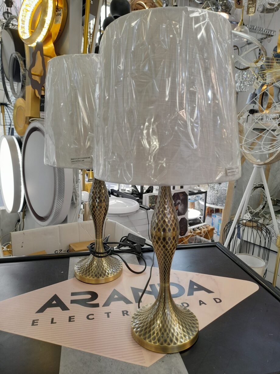 AGA: Set de dos sobremesas cuero con pantalla blanca AJP 3273PT/1PCU. STOCK DISPONIBLE EN TIENDA