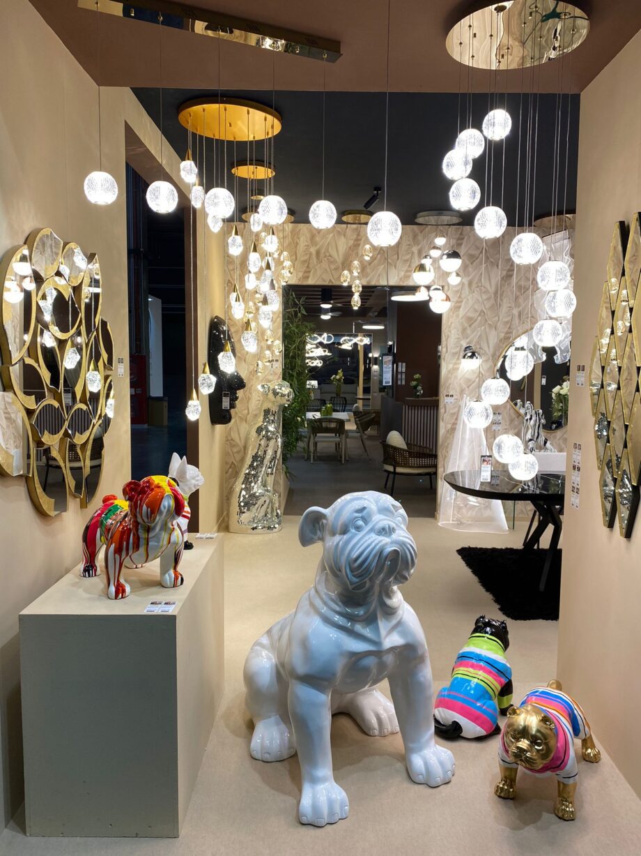 Figura ROCKY perro pitbull negro mediado con colores Schuller
