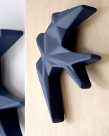 Escultura en ceramica, anduriña pajaro azul oscuro noche mate mini 18cm, G4549F Vp Interiorismo.