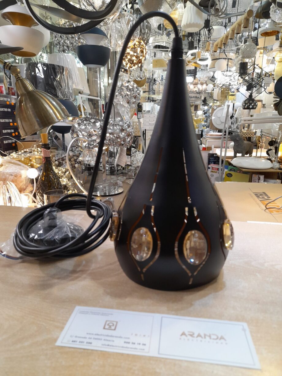 IBIZA: Colgante cónico negro, interior oro con cristales ámbar,  V1551 Anperbar. 18cm. Con 250cm cable negro. STOCK DISPONIBLE EN TIENDA