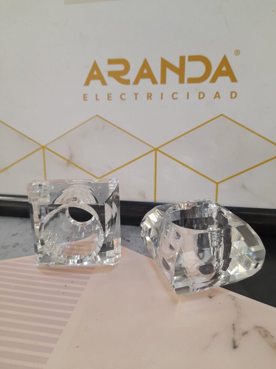 Tulipa cristal cuadrada 7 x 7  x 5 cm tallada transparente para G9, N29 Xiriluz. STOCK DISPONIBLE EN TIENDA