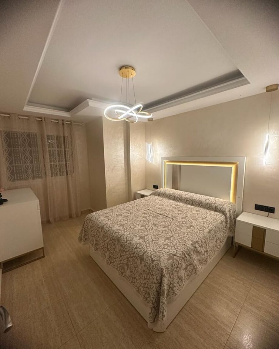 Colgante individual TWIST Oro cepillado con 11W Led Schuller