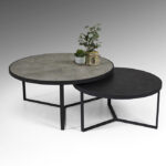 NAIRA: Set de dos mesas de centro negras mate con tapa negra y piedra gris Ø91 + 71cm. Schuller 719218.