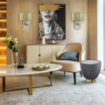 TIARA: Aplique de pared Oro y cristales transparentes, 605366 Schuller. Con 1 bombilla G9 Led, de 22 x 31 cm. Disponibilidad: 21/6/24