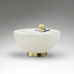 CANDY - Mesa de centro tapizada en polipiel blanco y base latón grande Ø72cm