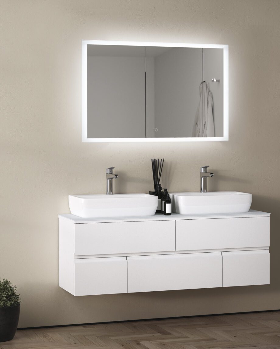 AMANZI: Espejo baño iluminado 43W Led luz cálida 3k con interruptor Touch, A359600LP Acb Iluminación. 73 x 65cm.