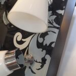 ELBASAN: Plafón 4 focos orientables madera wengué y cristal negro decorado blanco,  con tulipas de cristal, con 4 bombillas gu10 Led, P274 Miño. 31 x 31cm. STOCK DISPONIBLE EN TIENDA