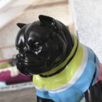Figura ROCKY perro pitbull negro mediado con colores Schuller