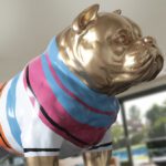 Figura TAISON perro pitbull mediano dorado con colores Schuller