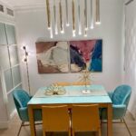 Lámpara VARAS blanca base rectangular de 14 colgantes en blanco y oro con 70W Led Schuller
