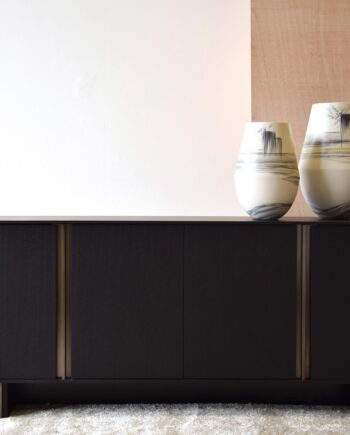 Aparador roble teñido negro y oro envejecido con 4 puertas Vp Interiorismo