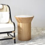 Mesa auxiliar NEDA ALTA madera fresno natural tapa cerámica acabado mármol veteado VP Interiorismo