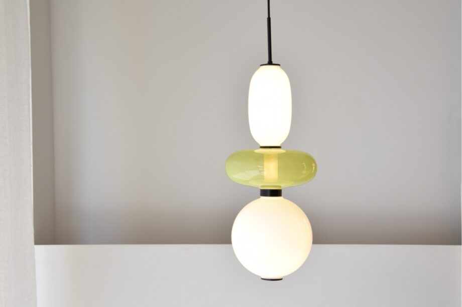 RACIMO: Lámpara de techo colgantes vidrio verde, 16W Led, 34MR23002 Vp Interiorismo.