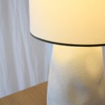 Lámpara sobremesa cerámica papel y pantalla algodón blanca de vivo verde