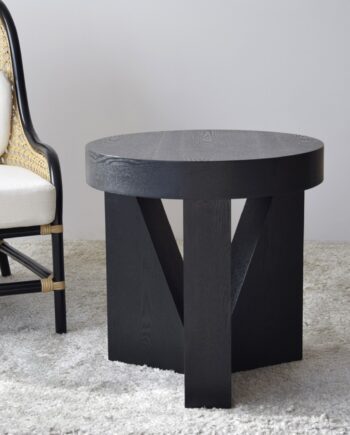 Mesa auxiliar MOCCA de madera fresno natural teñido negro VP Interiorismo