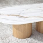 Mesa de centro BAHIA de madera rechapado en fresno con tapa piedra sinterizada Vp Interiorismo