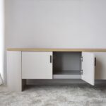 Mueble COLTEA gris arena y tapa roble con 4 puertas Vp Interiorismo