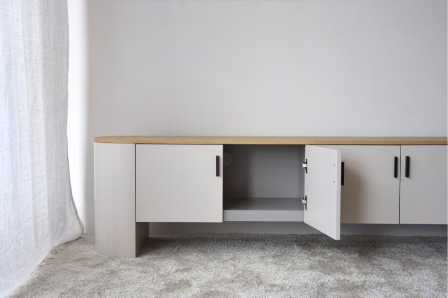 Mueble COLTEA gris arena y tapa roble con 4 puertas Vp Interiorismo