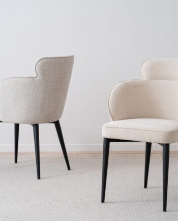 Set 2 Sillas OSLO con brazos arena beige y patas madera en negro mate VP Interiorismo