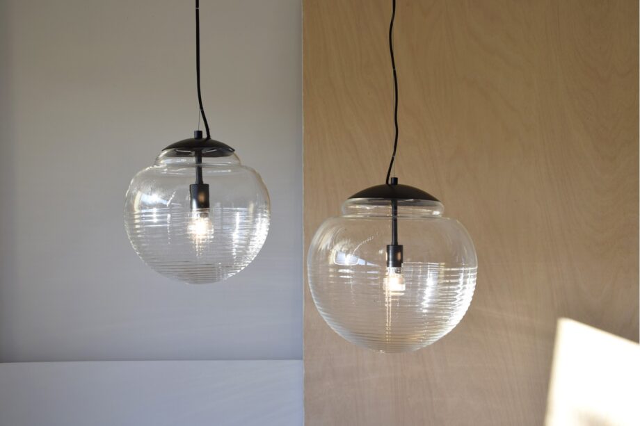 ARNELA: Lámpara de techo colgante cristal transparente y metal negro, 34MR21628 Vp Interiorismo. 30 cm.