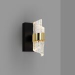 Aplique de pared ILIADA de base negra con detalle en oro brillo con 7W Led
