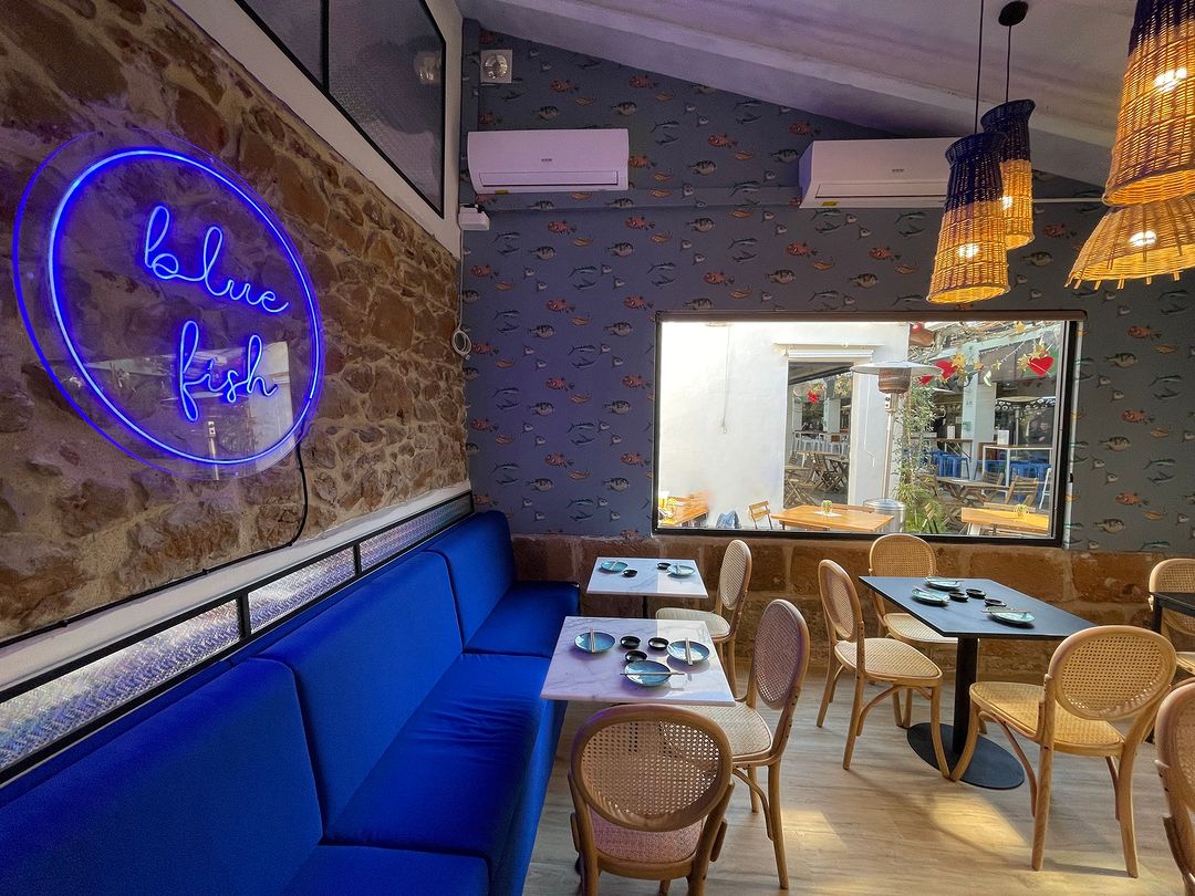 ZANCO: Colgante individual mimbre natural con negro, para bombilla E27, 1113 FOKOBU. 25cm x 55cm altura.