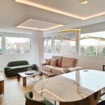 Lámpara LIA grande en pan de oro con 37W Led con CCT y dimable Schuller